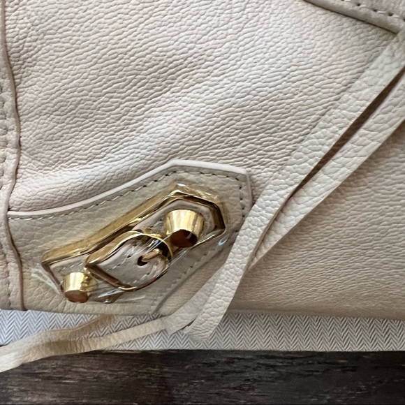 Cream Genuine Leather handbag with Gold hardware - Picture 14 of 15